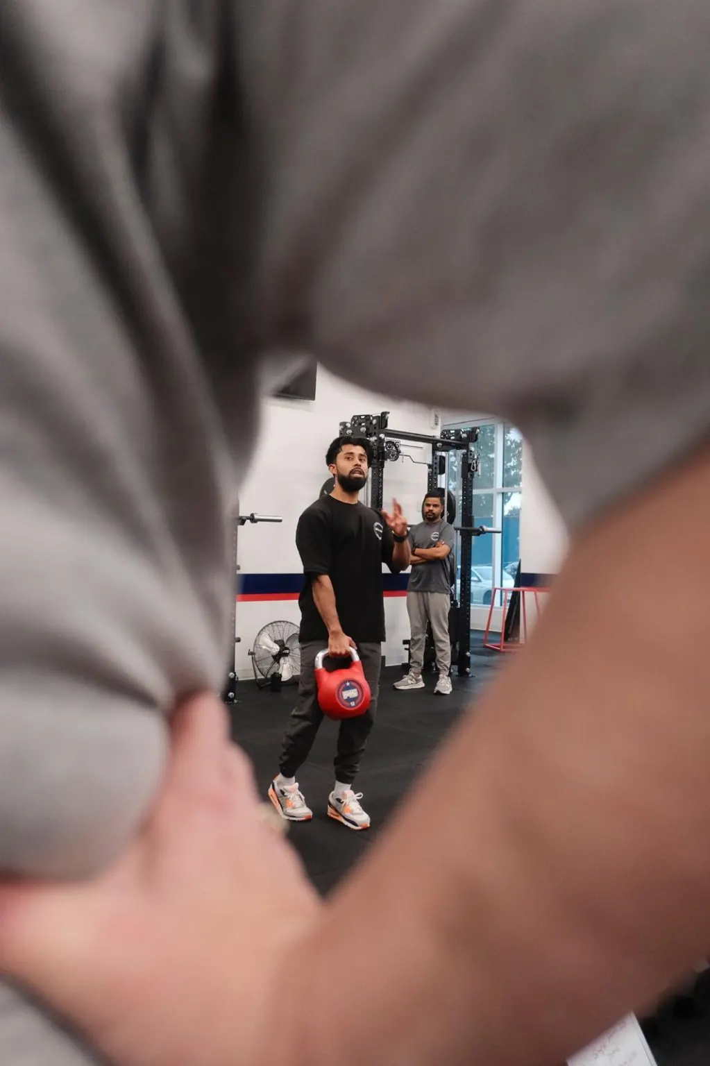 Online fitness coaching and support on a smartphone